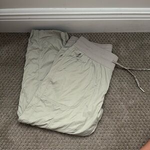 The North Face Pants Women’s Capri Khaki Casual